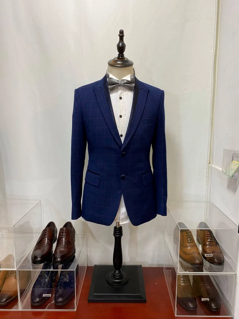 S. PREMIERE formal tuxedo styling